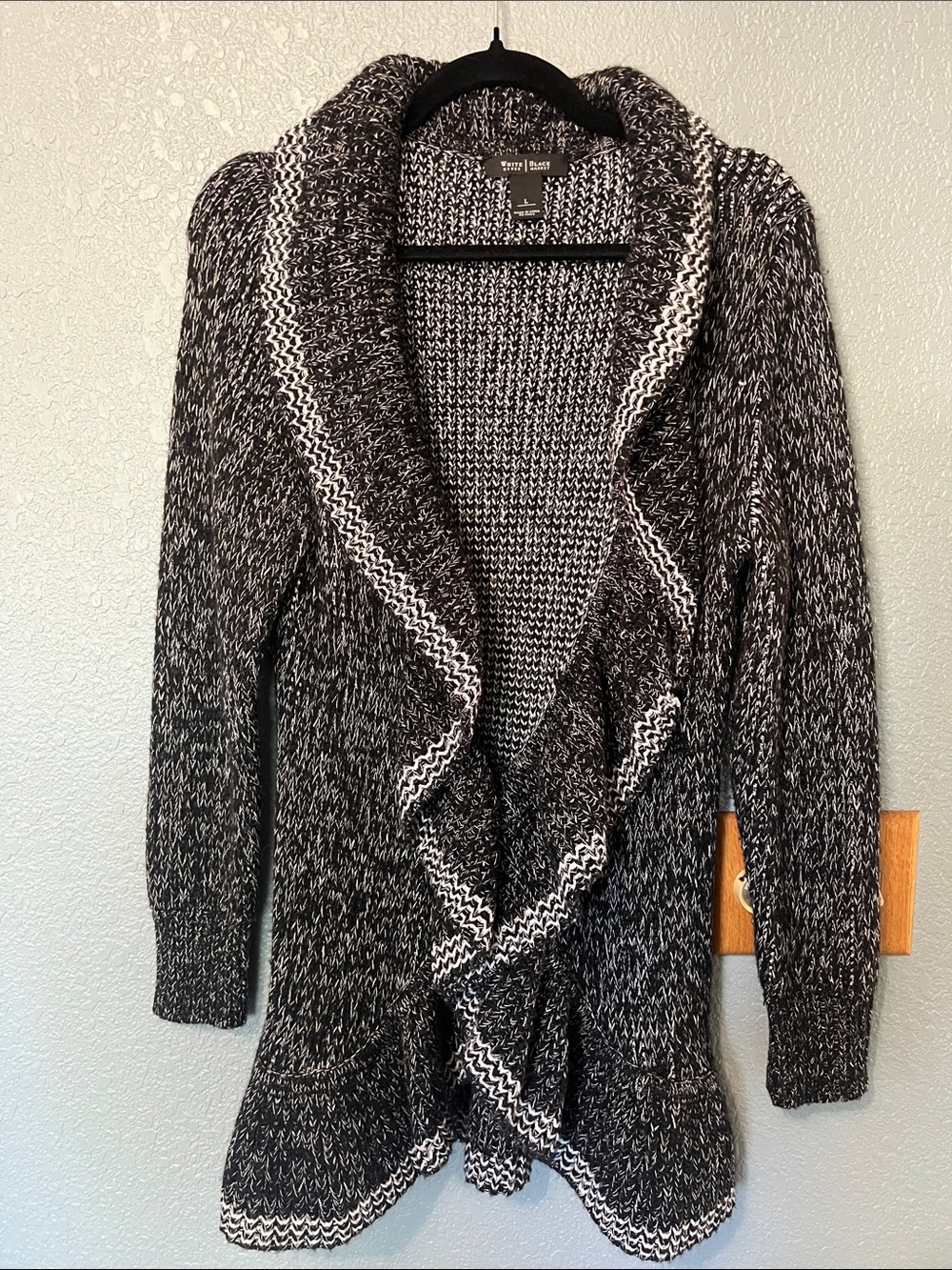 White House‎ Black Market Cardigan Size Large Black & White Color EUC